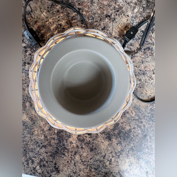 IllumiScents Wicker Wax Warmer - Grey - Picture 3 of 4